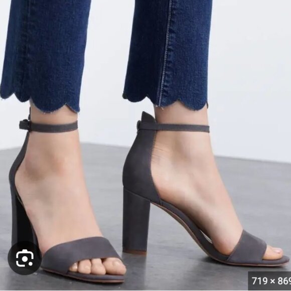 NWT Vince Camuto Corlina Ankle Strap Suede Sandals Gray Size 6.5M - Picture 8 of 8